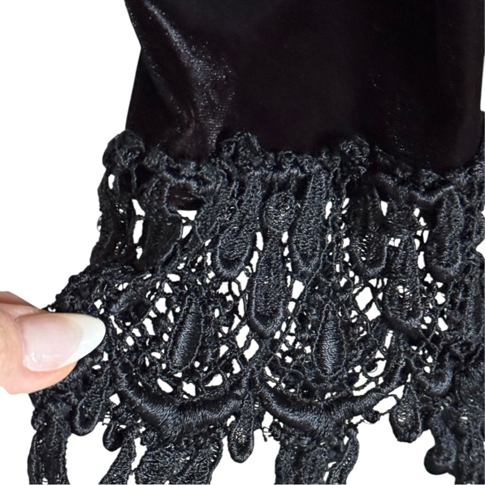Black Lace Trim velvety‎ velour Leggings - Picture 2 of 10